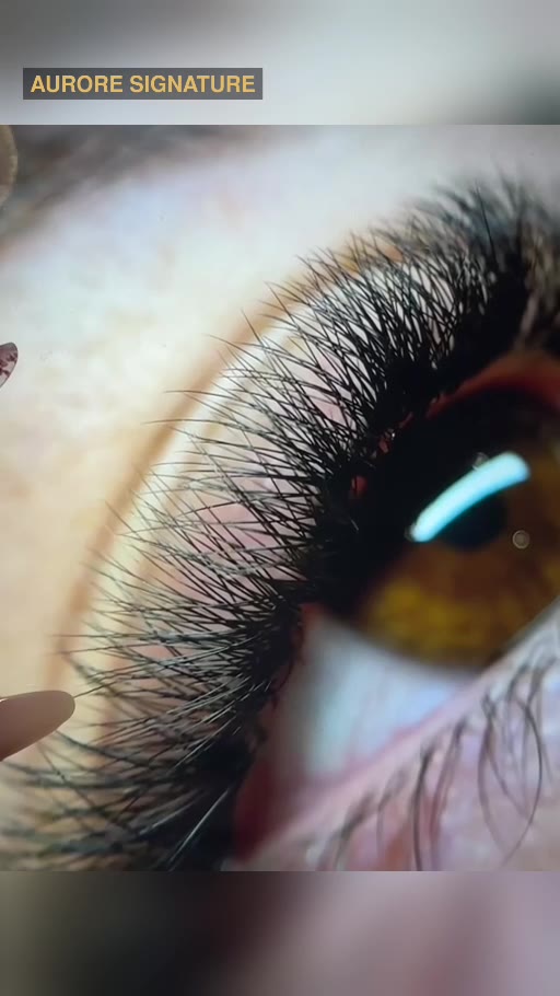 Extensions de cils · un regard sur mesure
